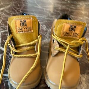 Cute work boots never worn too small for my grandson